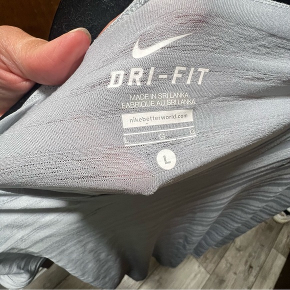 Nike Dri Fit Gray Moisture Wicking Lightweight Semi Sheer Short Sleeve T-Shirt - Picture 5 of 5